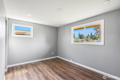 4709 101st Street SW Lakewood WA 98499