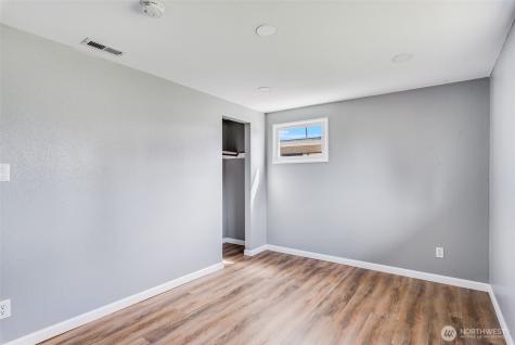 4709 101st Street SW Lakewood WA 98499