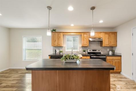 10206 SE Grandview Street Port Orchard WA 98366