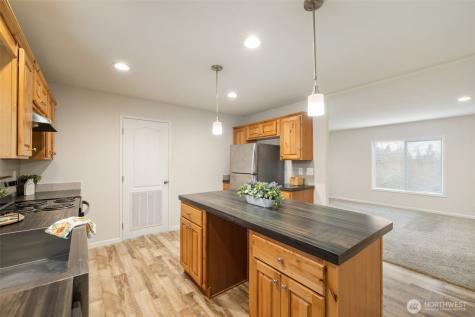 10206 SE Grandview Street Port Orchard WA 98366