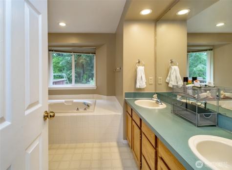 6480 Crossing Place SW Port Orchard WA 98367