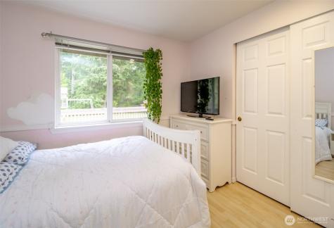 6480 Crossing Place SW Port Orchard WA 98367