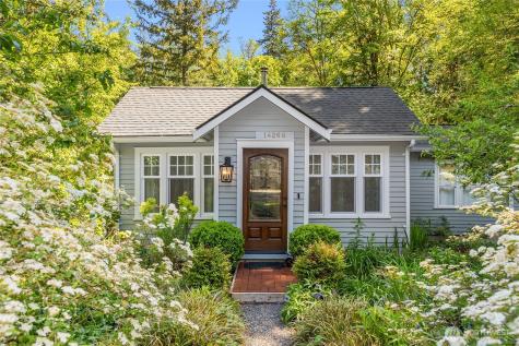 14268 N Madison Avenue NE Bainbridge Island WA 98110