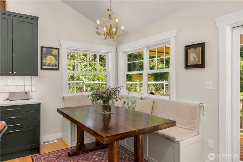 14268 N Madison Avenue NE Bainbridge Island WA 98110