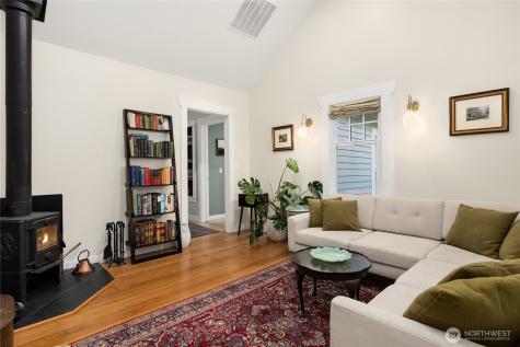 14268 N Madison Avenue NE Bainbridge Island WA 98110