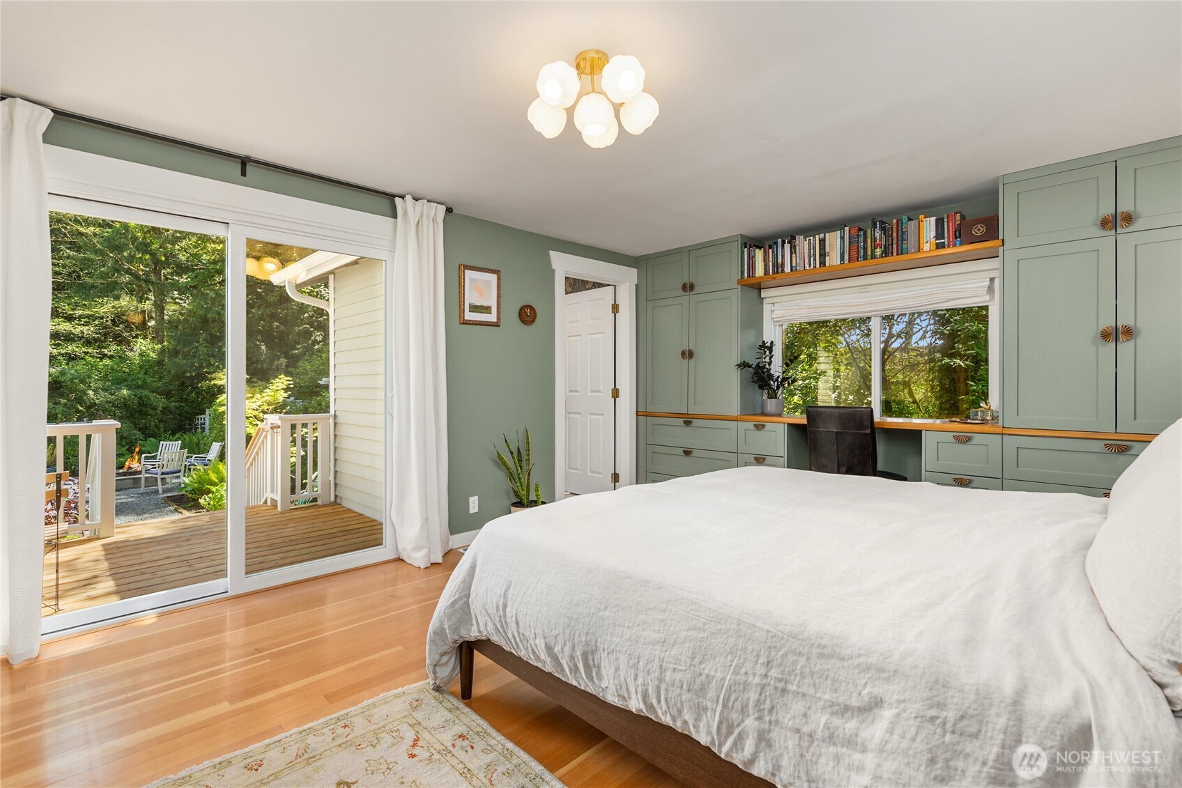 14268 N Madison Avenue NE Bainbridge Island WA 98110