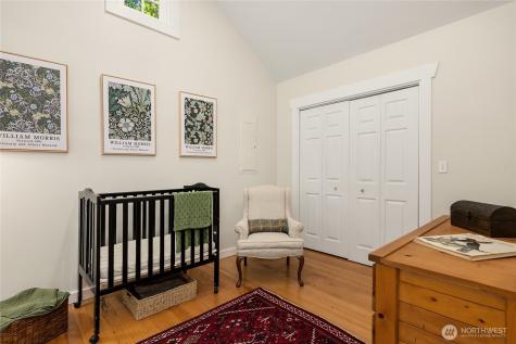 14268 N Madison Avenue NE Bainbridge Island WA 98110