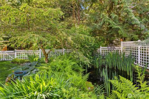 14268 N Madison Avenue NE Bainbridge Island WA 98110