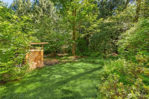 14268 N Madison Avenue NE Bainbridge Island WA 98110