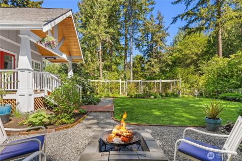 14268 N Madison Avenue NE Bainbridge Island WA 98110