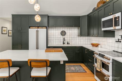 14268 N Madison Avenue NE Bainbridge Island WA 98110