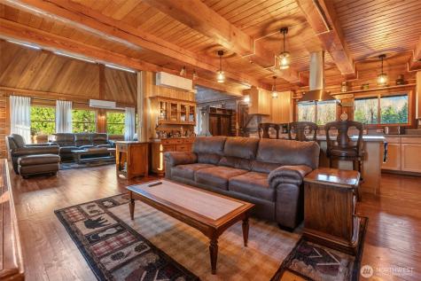 11092 Us Highway 12 Randle WA 98937