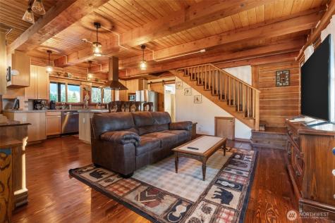 11092 Us Highway 12 Randle WA 98937