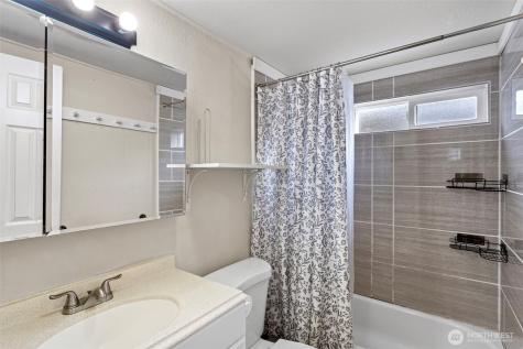 14118 37th Avenue S Tukwila WA 98168
