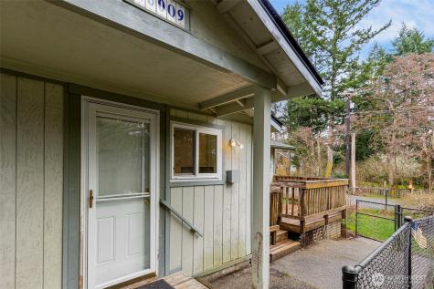26009 Barrett Kingston WA 98346