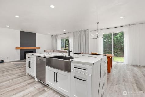 1210 29th Street NW Puyallup WA 98371