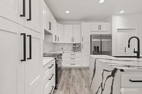 1210 29th Street NW Puyallup WA 98371
