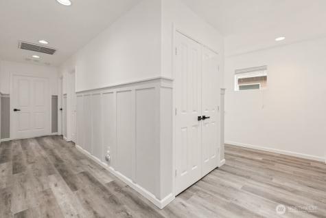1210 29th Street NW Puyallup WA 98371