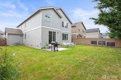 1210 29th Street NW Puyallup WA 98371