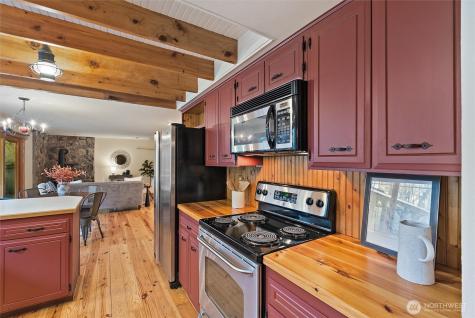 31521 42nd Avenue SW Federal Way WA 98023