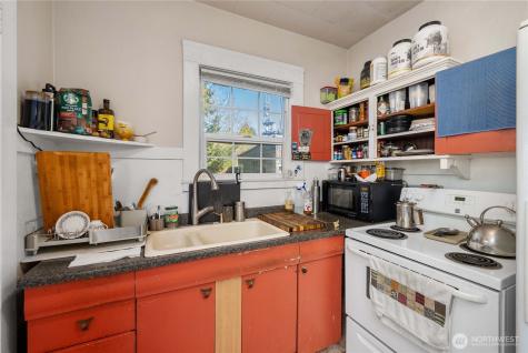 935 S Sprague Avenue Tacoma WA 98405