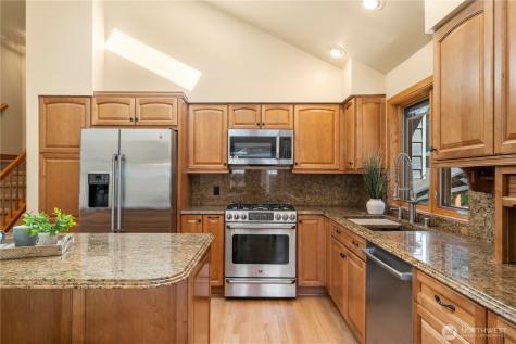 22329 SE 244th Place Maple Valley WA 98038