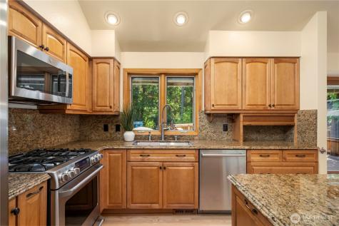 22329 SE 244th Place Maple Valley WA 98038