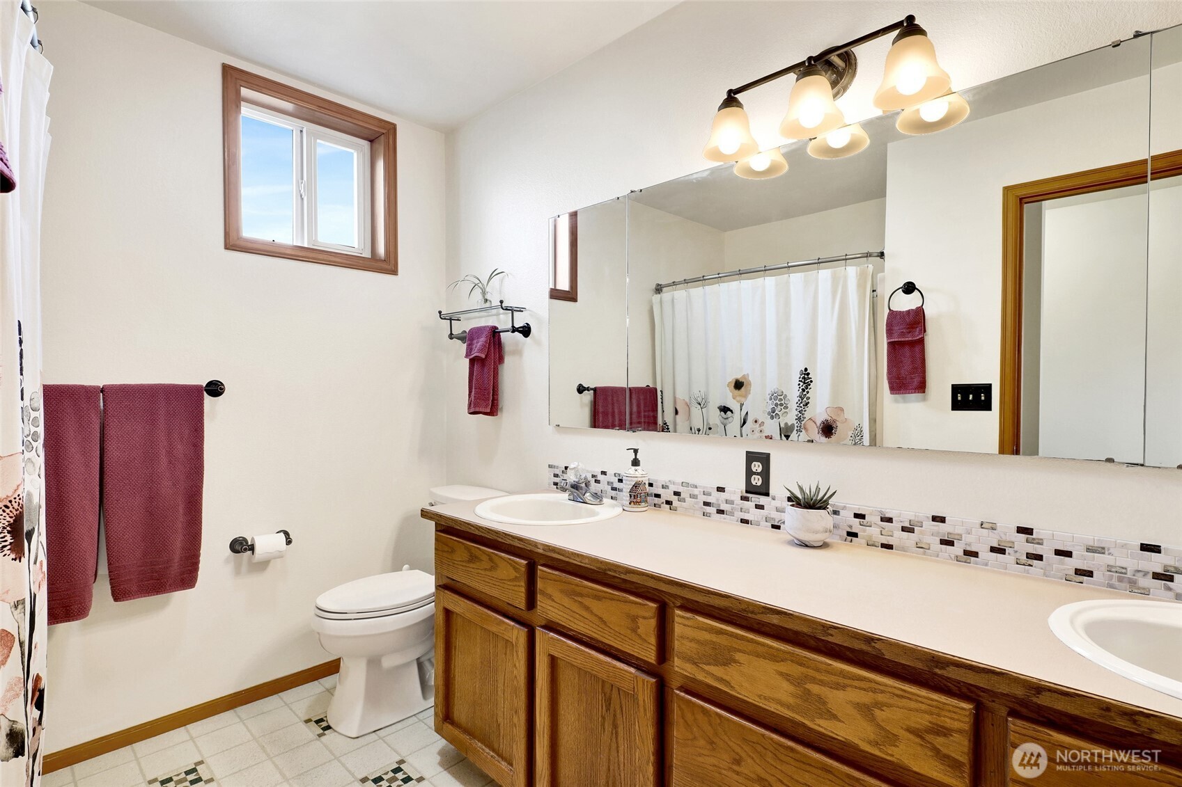 1048 Edgewater Lane Lynden WA 98264