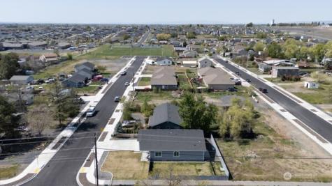 1004 W Virginia Moses Lake WA 98837