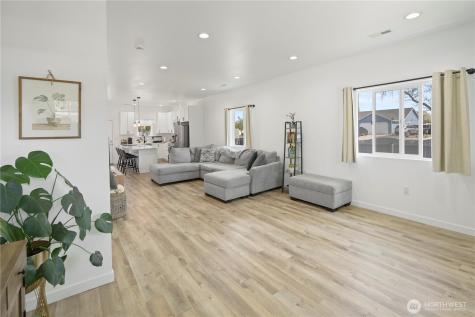 1004 W Virginia Moses Lake WA 98837