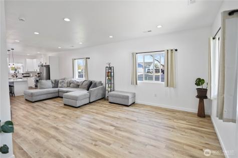 1004 W Virginia Moses Lake WA 98837