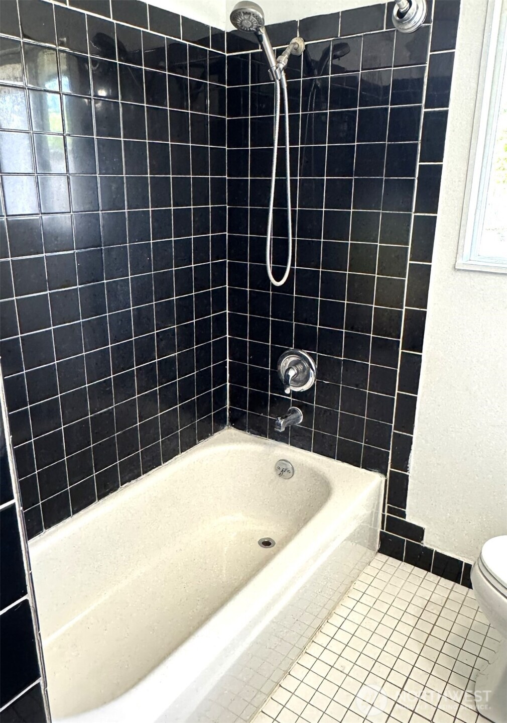 913 G Street Westport WA 98595