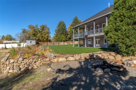 972 Highline Drive East Wenatchee WA 98802