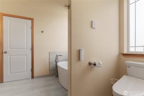 972 Highline Drive East Wenatchee WA 98802