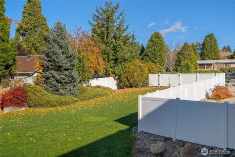 972 Highline Drive East Wenatchee WA 98802