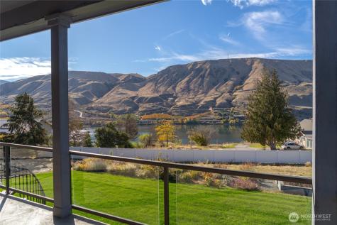 972 Highline Drive East Wenatchee WA 98802