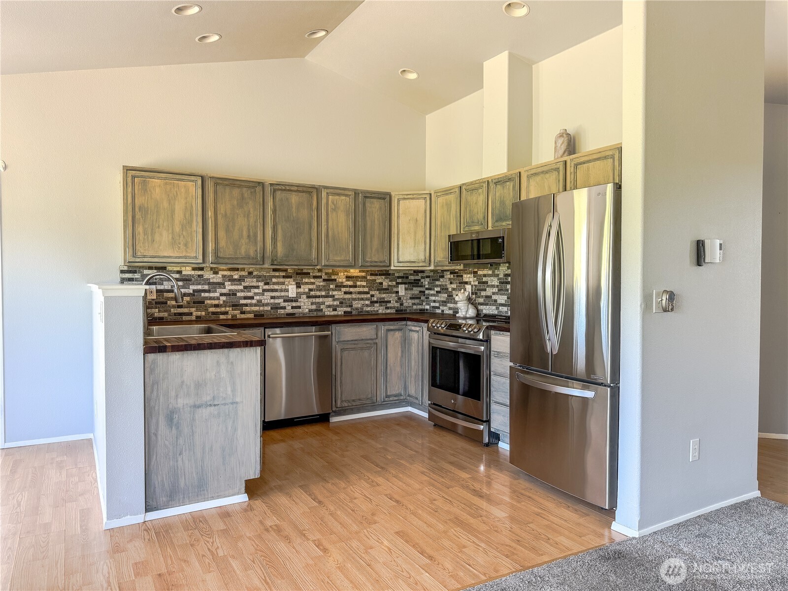 526 Canal Drive NE Ocean Shores WA 98569