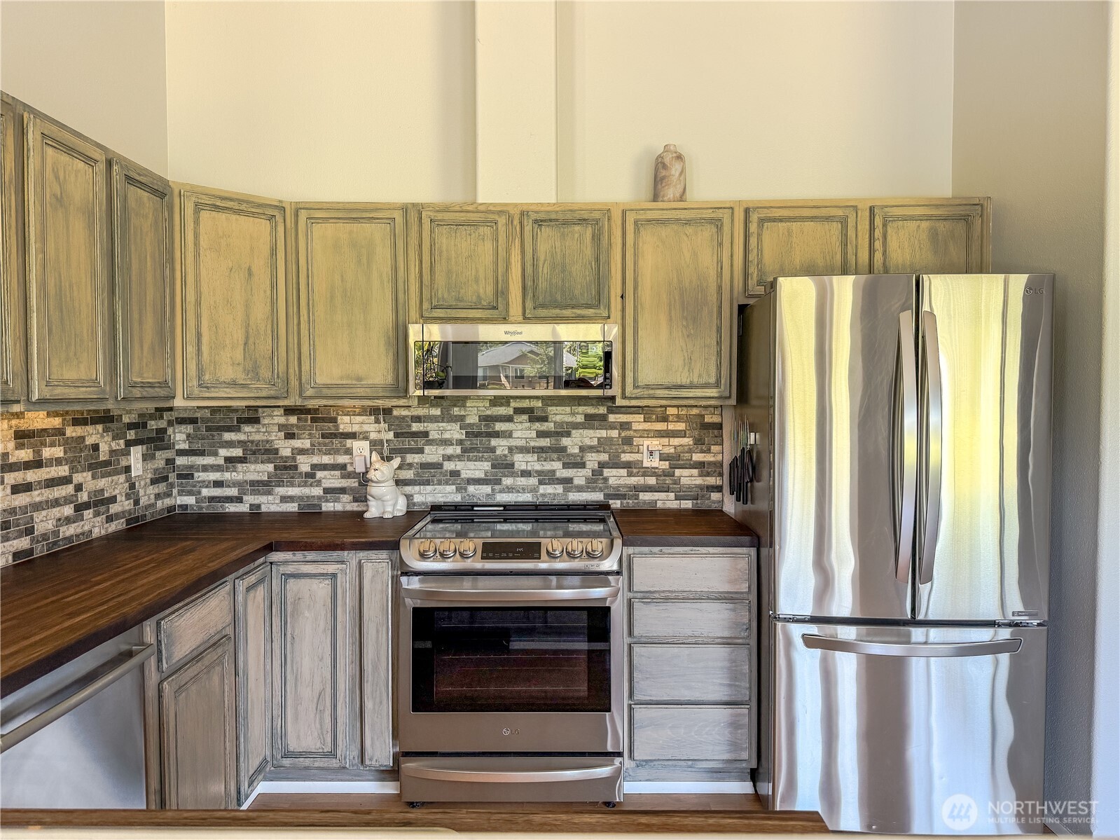 526 Canal Drive NE Ocean Shores WA 98569