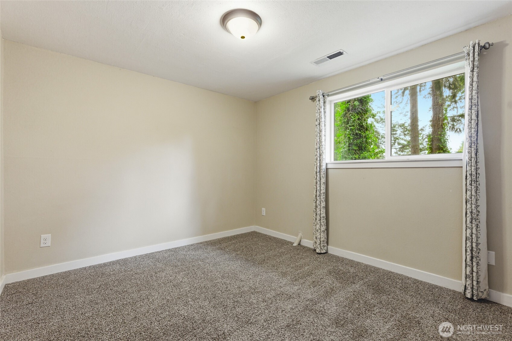 10917 48th Street E Puyallup WA 98372