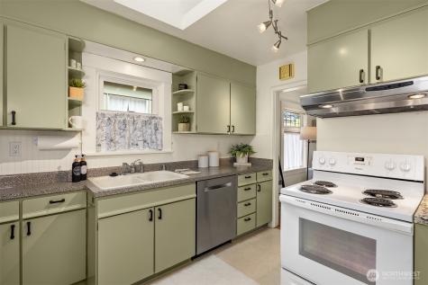 3505 Burke Avenue N Seattle WA 98103