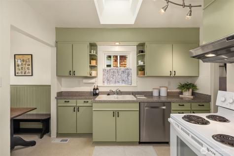 3505 Burke Avenue N Seattle WA 98103