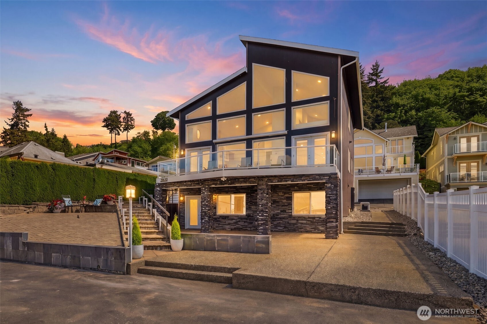28630 Soundview Drive S Des Moines WA 98198