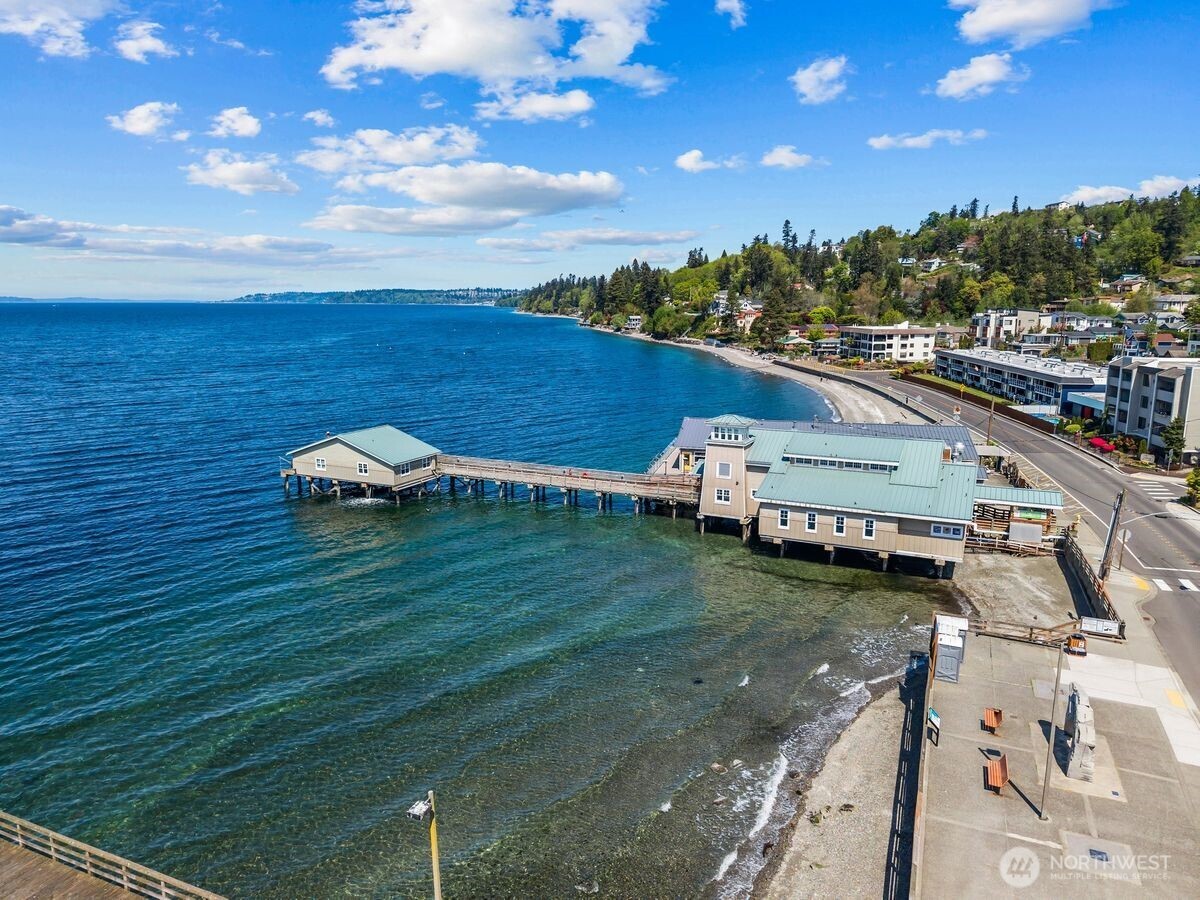 28630 Soundview Drive S Des Moines WA 98198