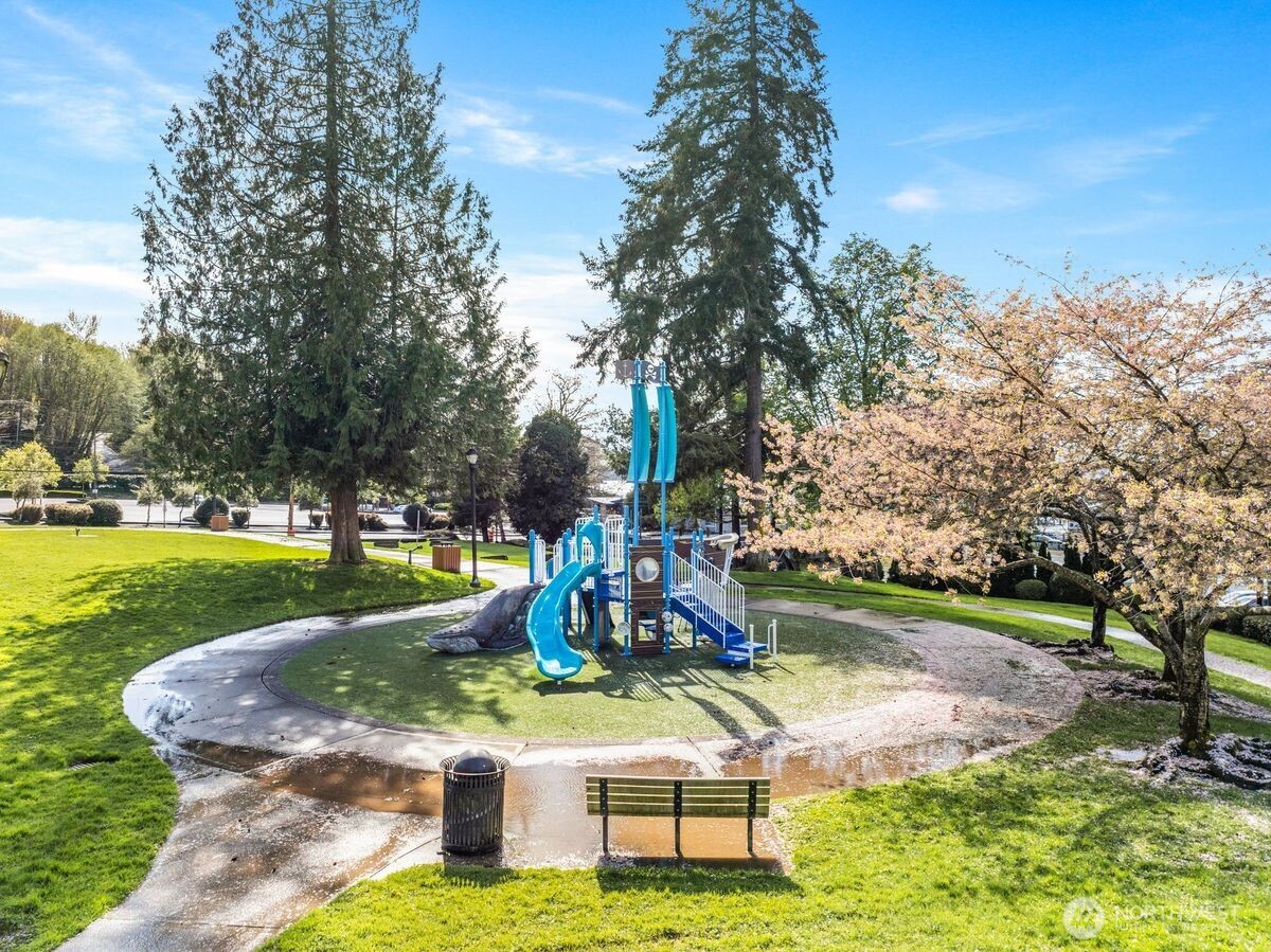 28630 Soundview Drive S Des Moines WA 98198