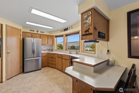 2736 NW Columbia Avenue East Wenatchee WA 98802