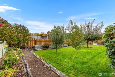 2736 NW Columbia Avenue East Wenatchee WA 98802