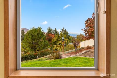 2736 NW Columbia Avenue East Wenatchee WA 98802