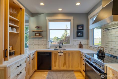 806 NW Alexander Street Coupeville WA 98239