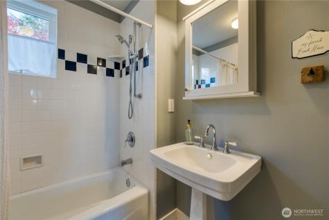 806 NW Alexander Street Coupeville WA 98239