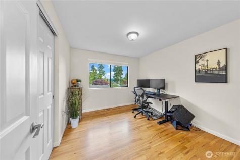 17127 NE 8th Place Bellevue WA 98008